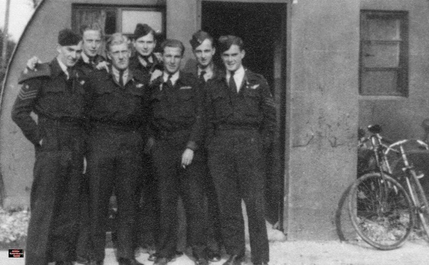 gerald-and-his-crew---england-1944