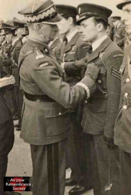 general-sikorski-inspecting-the-troups