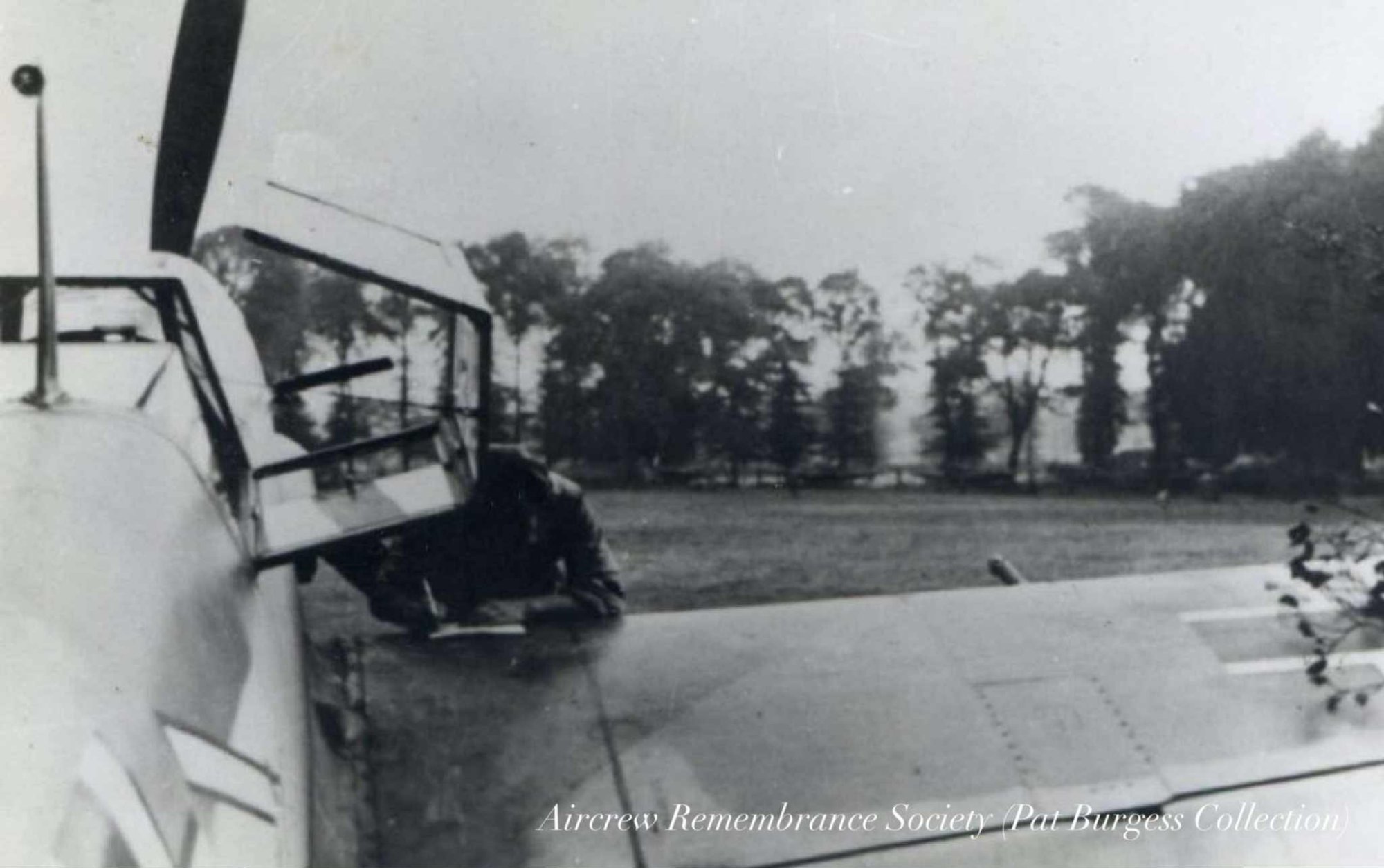 Oblt. Bode’s Messerschmitt Bf 109E-4 Wnr.1394 Guines, Sept 40 (Pat Burgess Collection)