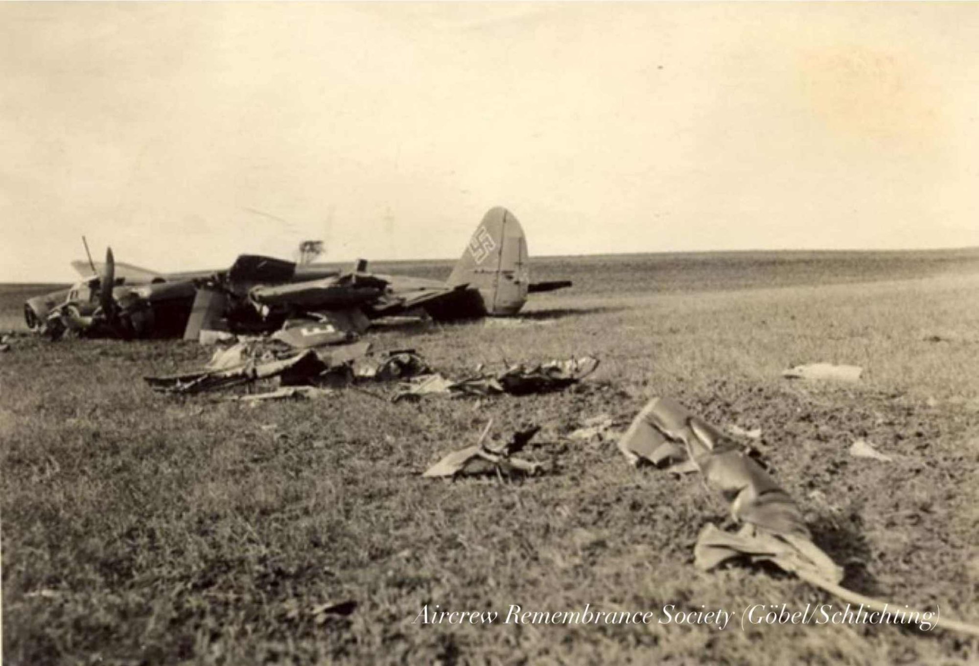 Ju 88 4U + EH after crash landing, the letter E can clearly be seen on part of wreckage (Göbel/Schlichting)