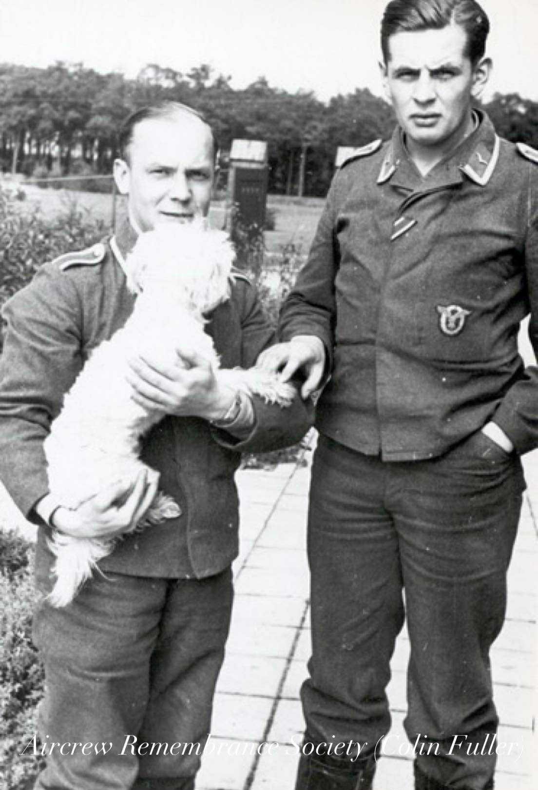 Right: Feldwebel. Peter Schönauer (Fuller)