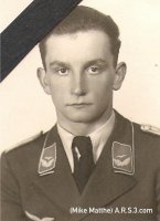 Oblt. Günter Barrenscheen pass photo. (Matthe)