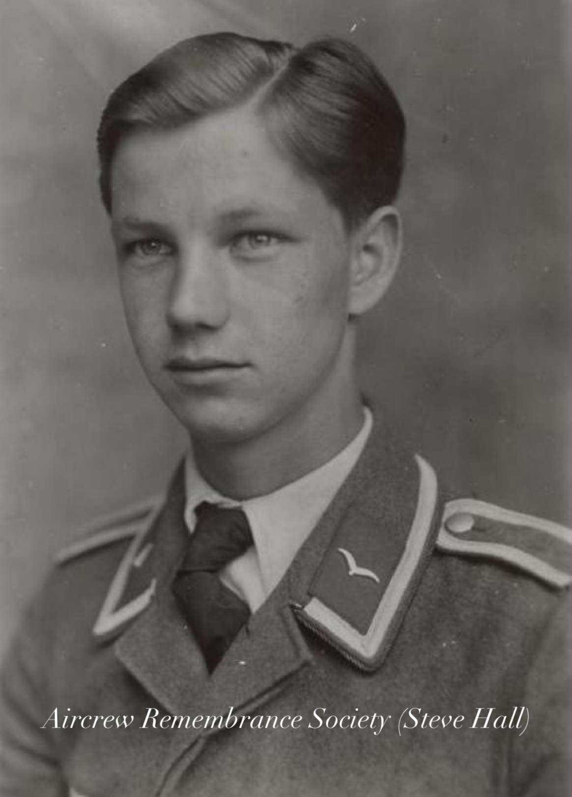Uffz. Johann Weiker + 20.10.1943 (Hall)