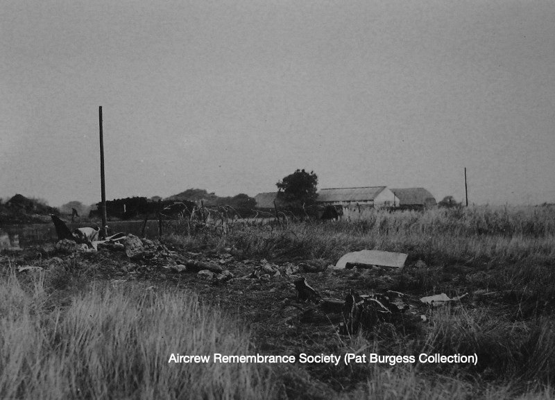 Crash site of Focke Wulf Fw 190A-2 of Ofw. Kassa (Via Pat Burgess Collection).