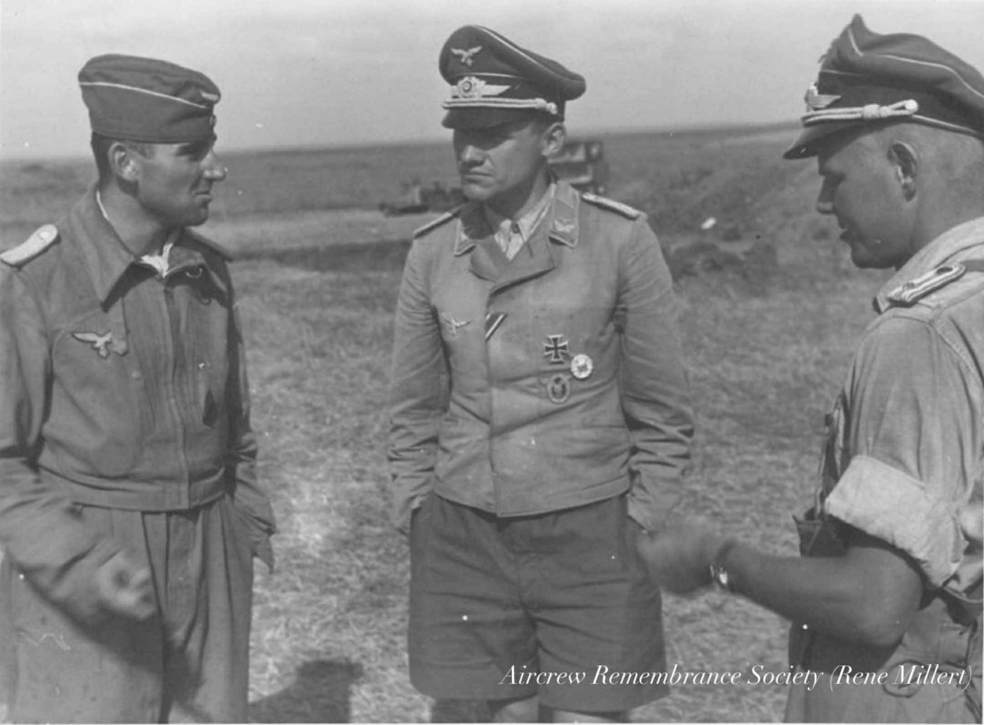 L to R: Lt. Niklaus Dold, Lt.Richard Pahl (KIA 19.4.1944 England) and Oblt. Johannes Richter (MIA Russia 17.09.1942) via Millert.
