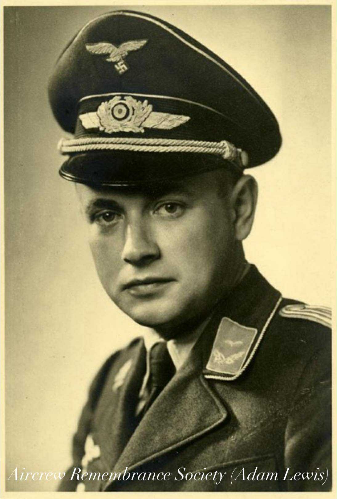 Oblt. Oswald Laumann (Lewis)