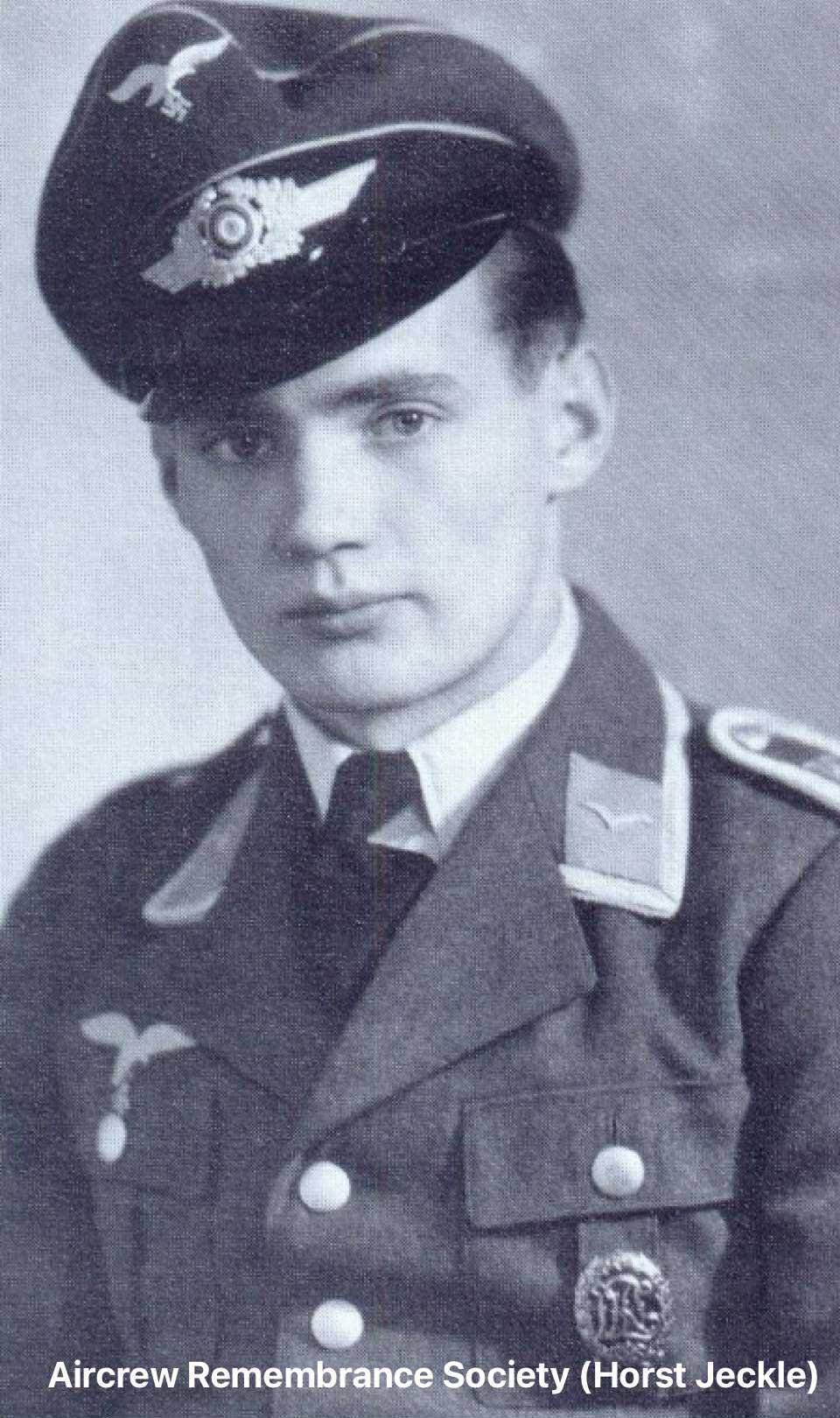 Werner Stempel (via Jeckel).