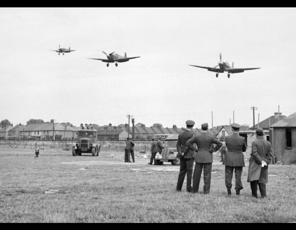 The second unit formed was No.121 Squadron. This was formed during May 1941 and was initially based at Kirton-in-Lindsey.