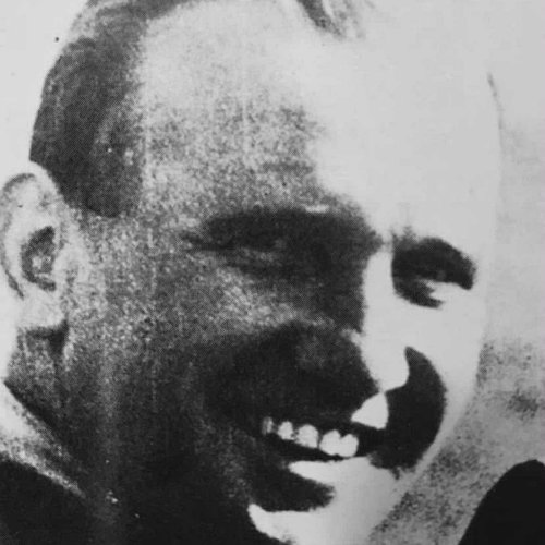 Oberleutnant Ernst Hollekamp ZG2 (3rd June 1909 - 16th August 1940 Age 31)
The pilot of the BF 110C which crashed at Aldro School, Eastbourne on the 16th August 1940 who was killed when his parachute failed to open, meeting his end on the roof top of Hillbrow in Gaudick Road a quarter of a mile away from the crash site. Hollekamp is now laid to rest with his gunner Richard Schurk at Cannock Chase German Military Cemetery, Staffordshire, England.