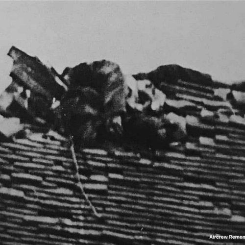 Tragically for Hollekamp his parachute fails to open & falls to his death, landing on the roof of Hillbrow in Gaudick Road.