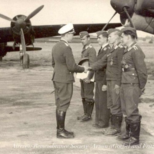 Staffelkapitän Oberleutnant. Göbel congratulate them and they interpret the pride and joy of the whole Squadron.
Oberfeldwebel. Hollerbach, together with Oberfeldwebel. Reiche were both awarded the Frontflugspange in Silver.