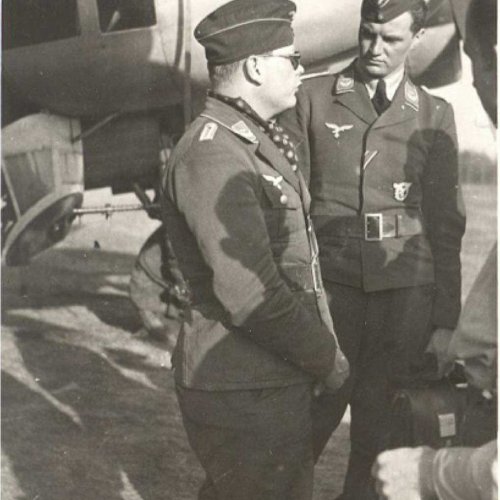 Otto Meinhold in conversation with his pilot Wolfgang Schlott, Paris-Buc, March 1941