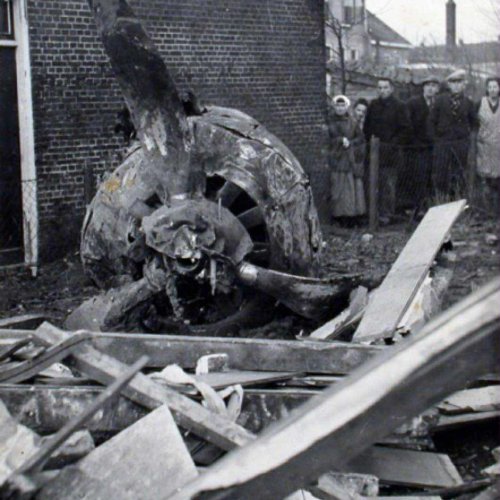 Three views of Mr. van der Endt's bakery on the Ooststraat number 8 destroyed by the crashing Dornier,
this photo showing locals viewing one of the BMW 801 engines still in its cowling.(Via Wings to victory).