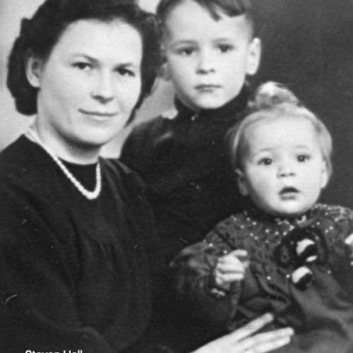 Frau Hilde Foerster with their two children (Hall).