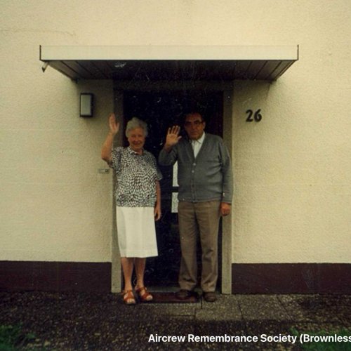 Lore & Walter Kempter bid us farewell on our return to England (Brownless)