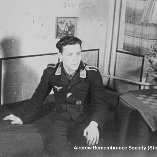 Rudolf Scherer also shares the same barrack room (Hall)