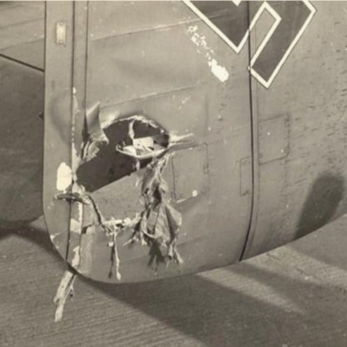 All damage seems to be all on starboard side of the aircraft (Goebel, Schlichting)