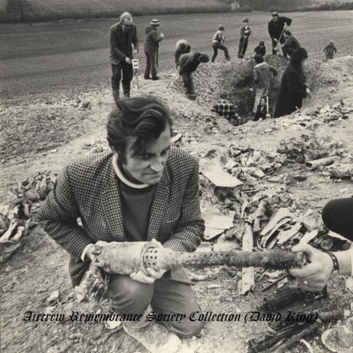 Main image - Excavation by the CHAPG at Radnage during October/November 1971 - This MG 131 barbette mounted gun was destroyed by the police (King).
