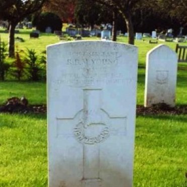 Robert's grave at Northwood.