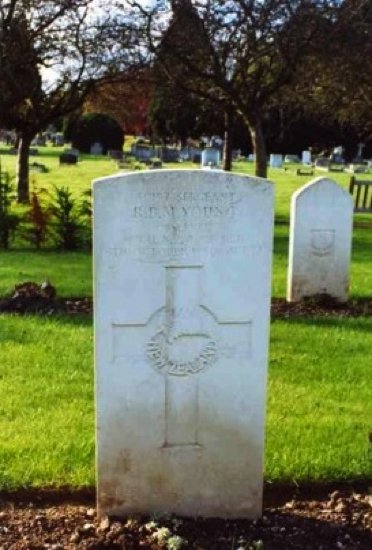 Robert's grave at Northwood.
