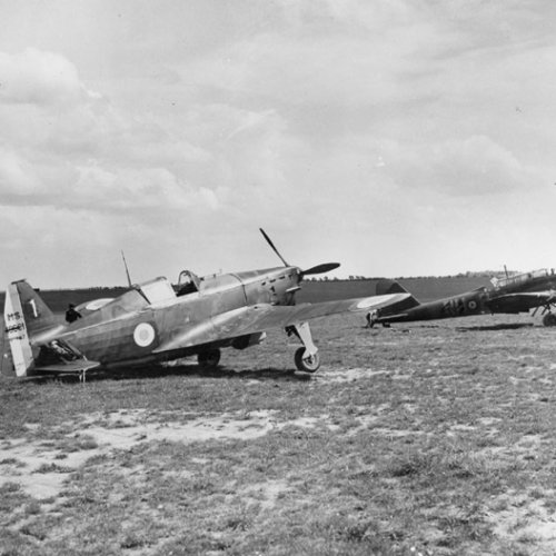 88 Squadron Battle about to take-off from Moisy, with French Morane MS406 aircraft in foreground. (King A.R. Society archives)
