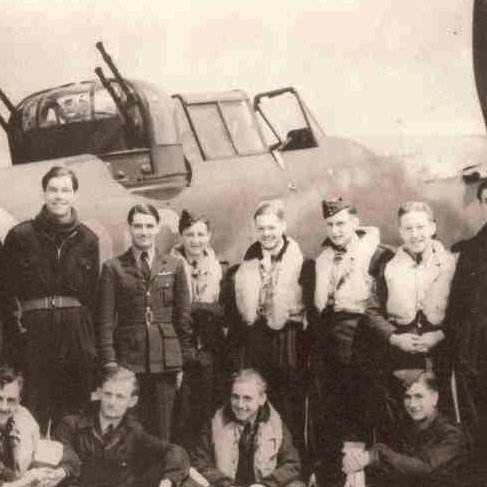 (Source Jan Jolie)
No. 264 Squadron R.A.F. Defiant I L6965 P/O. McLeod