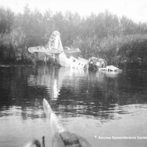 Defiant I L6969 taken shortly after the crash (Source Jan Jolie)