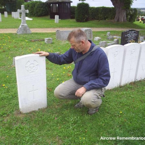 After leaving the crash site we travelled to pay our respects at the crews graves at Kempston.
Melvin seen here by the graveside of Arnold (King).