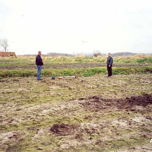 Melvin and David near the site of the crash 58 years later in year 2000 (d’Hondt)