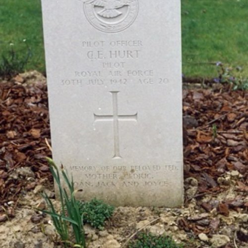 Grave of Charles Edward Ted Hurt (2000)