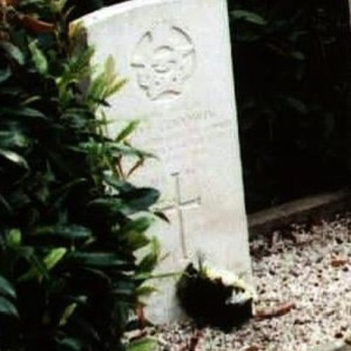F/O. Goodwin (courtesy CWGC.) (Halifax II JD147)