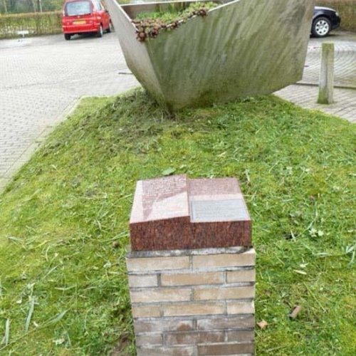 Monument erected at the crash site on the Hammerveld (All courtesy of Rob Wolters) (Halifax II JD147)