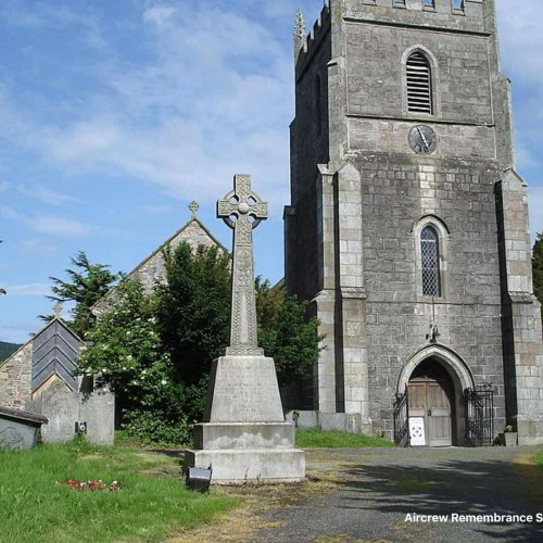 St Silin's church, Llansilin churchyard where Edwin Williams, a sergeant in the Moelfre Platoon of the Home Guard, was buried with his wife Annie Jane in a military funeral at Llansilin on 29 January 1943.
