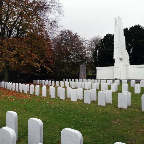 Brussels Communal Cemetery Evere Belgian Airmen's Field of Honour. Memorial to Belgian Airmen. This Field of Honour, located within the cemetery, was created to inter Belgian airmen who died in World War II. (Eddy Vannerom on 02 Nov 2020)