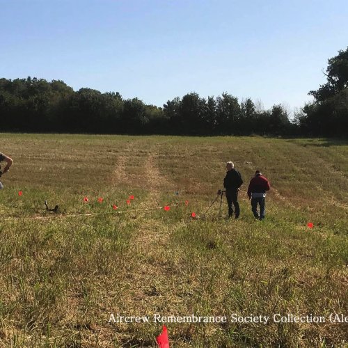 Left to Right: Dave Keen on the southern boarder of Grid ref: F7 and Paul Cannon & M. Brownless on the eastern boundary of Grid ref: F8.