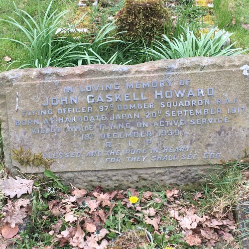 Grave of Flying Officer John Gaskell Howard (Photo taken by Laura Cleaver on 10 Apr 2022)