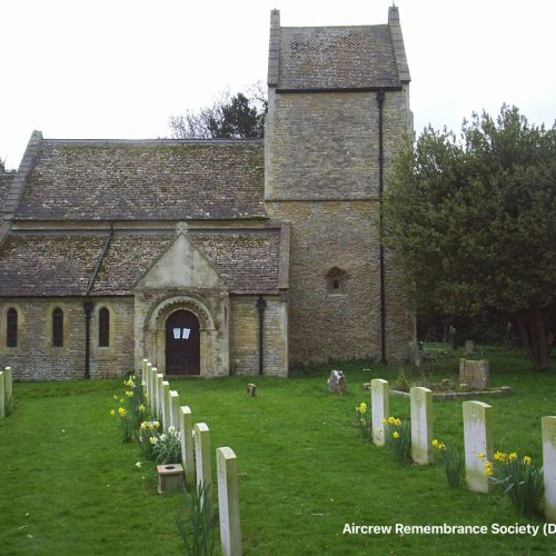Caversfield (St Laurence) Churchyard Churchyard (4th April 2007 David King)