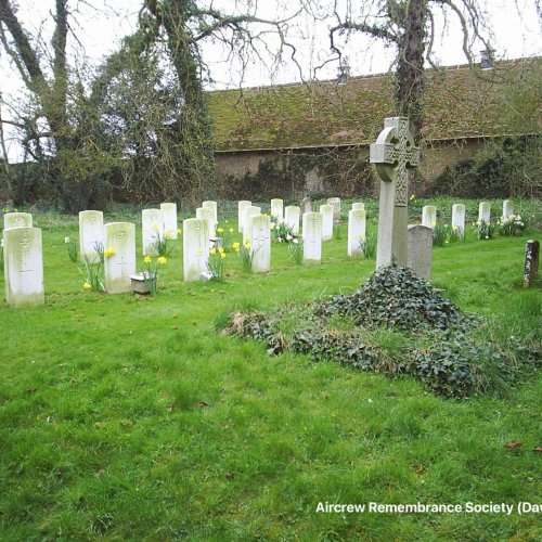 Caversfield (St Laurence) Churchyard Churchyard (4th April 2007 David King)