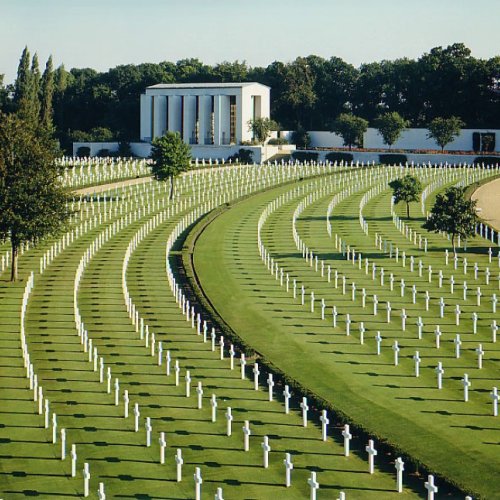 22.12.1943 352Ftr Sq, 353rd FG P-47D 42-22458 1/Lt. Leroy W. Ista
Still missing, remembered on The Tablets of the Missing Cambridge American Cemetery